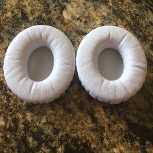 Replacement puffs for headphones
